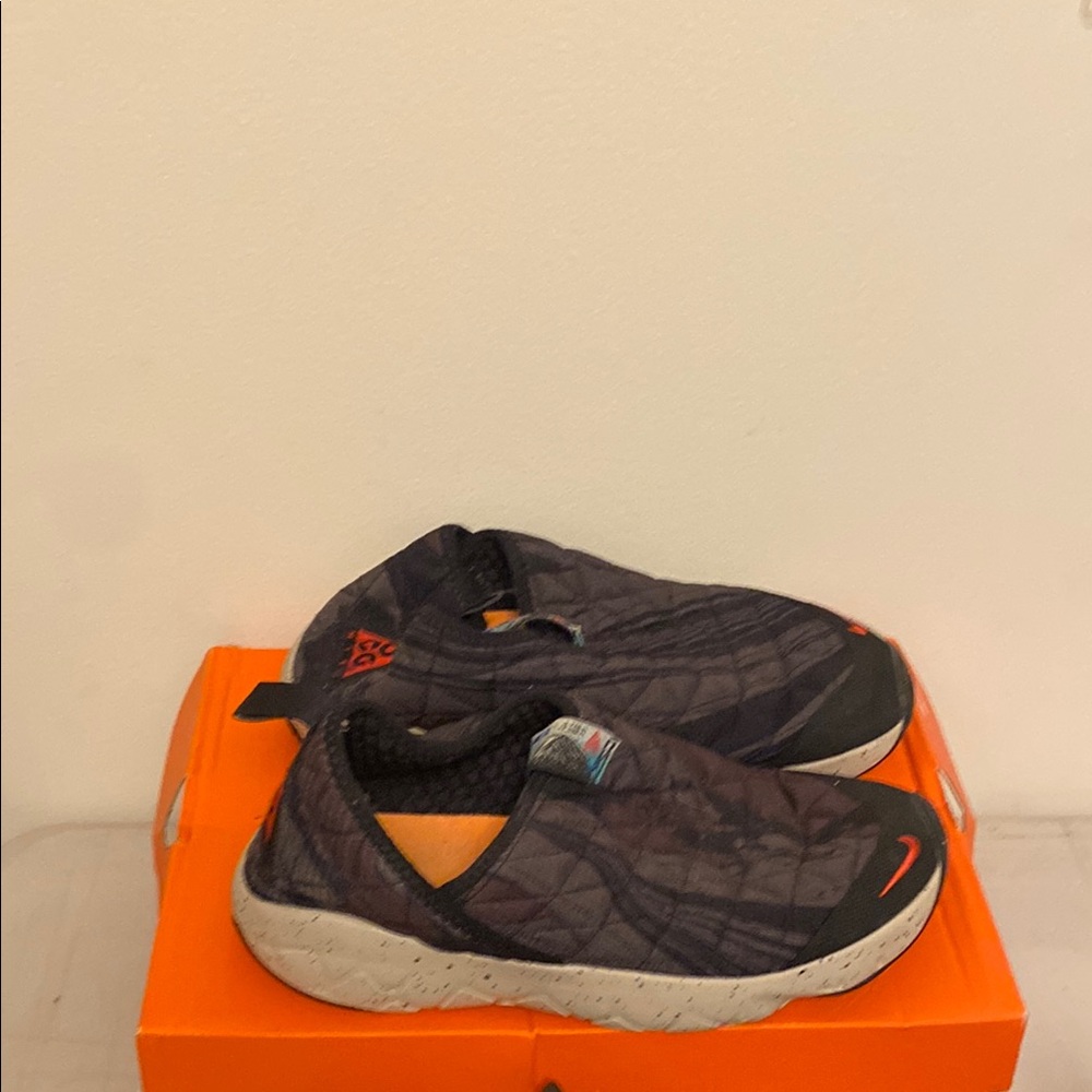 Nike ACG Black and Orange Loafers
